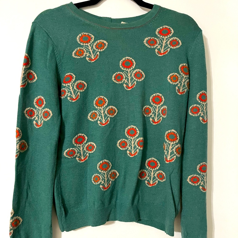 Anthropology - Field And Flower Sweater with buttoned backside